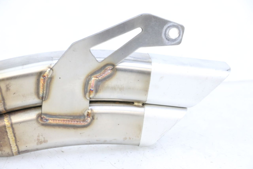 photo de EXHAUST SILENCER SUZUKI GSR 750 (2011 - 2017) - High-resolution close-up