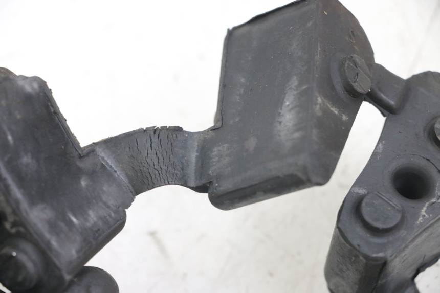 photo de CROWN WHEEL SILENTBLOCK TRIUMPH SPEED TRIPLE T301 900 (1994 - 1996) - Component detail