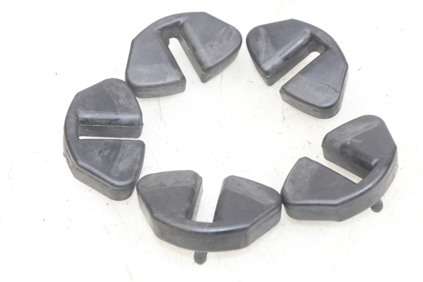 photo de CROWN WHEEL SILENTBLOCK SUZUKI SV N 650 (1999 - 2002) - Zoom on usage condition