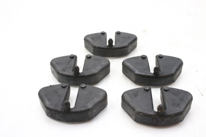 photo de CROWN WHEEL SILENTBLOCK SUZUKI SV S 650 (1999 - 2002) - Alternative perspective