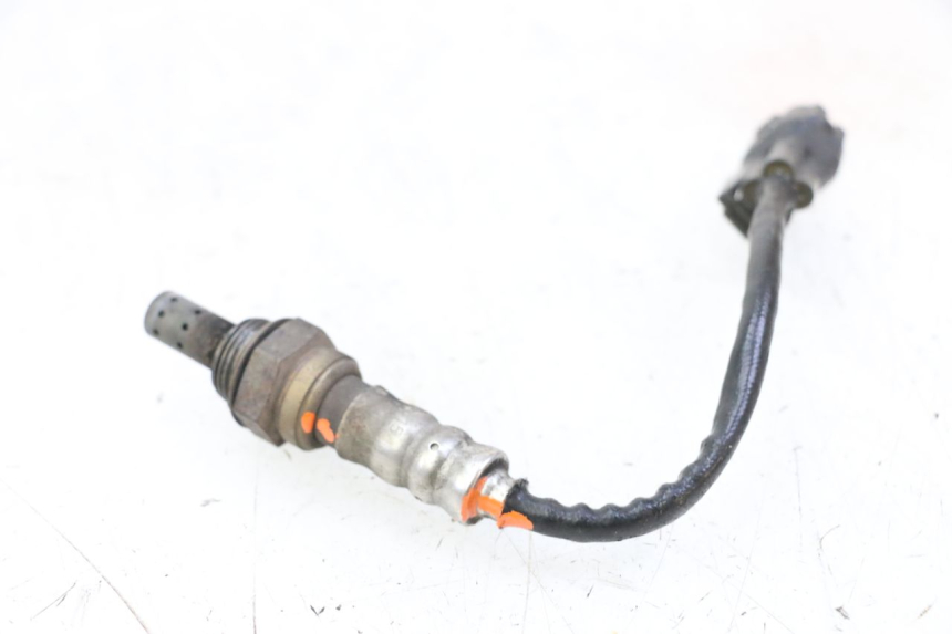 photo de OXYGEN SENSOR HONDA FES S-WING SWING ABS 125 (2007 - 2015) - Technical close-up