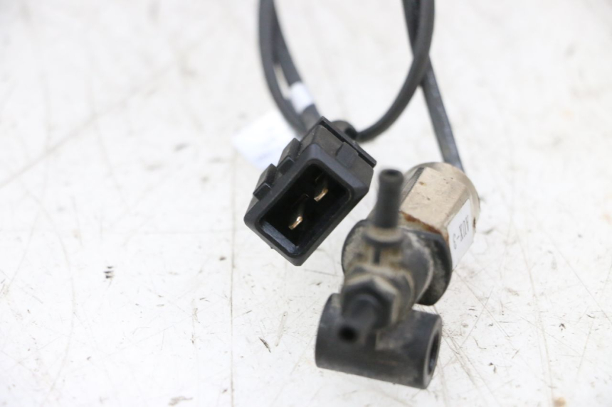 photo de AIR PRESSURE SENSOR KYMCO AGILITY 4T 50 (2018 - 2022) - Alternative perspective