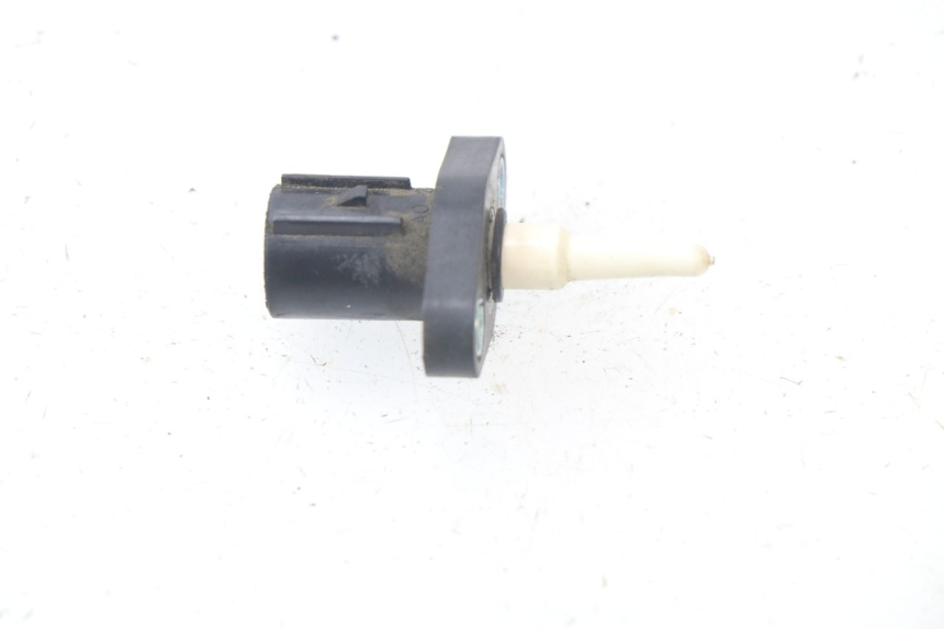photo de AIR PRESSURE SENSOR SUZUKI AN BURGMAN 400 (2006 - 2010) - Alternative perspective