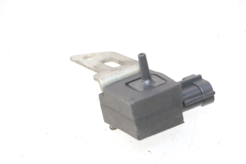 photo de AIR PRESSURE SENSOR SUZUKI BURGMAN 125 (2007 - 2014) - Component detail