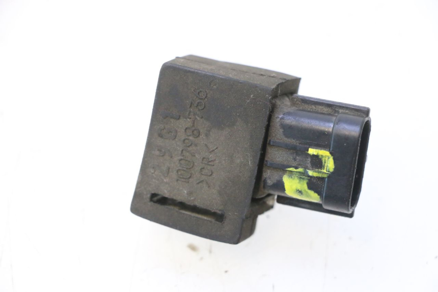 photo de AIR PRESSURE SENSOR SUZUKI BURGMAN 125 (2007 - 2014) - Alternative perspective