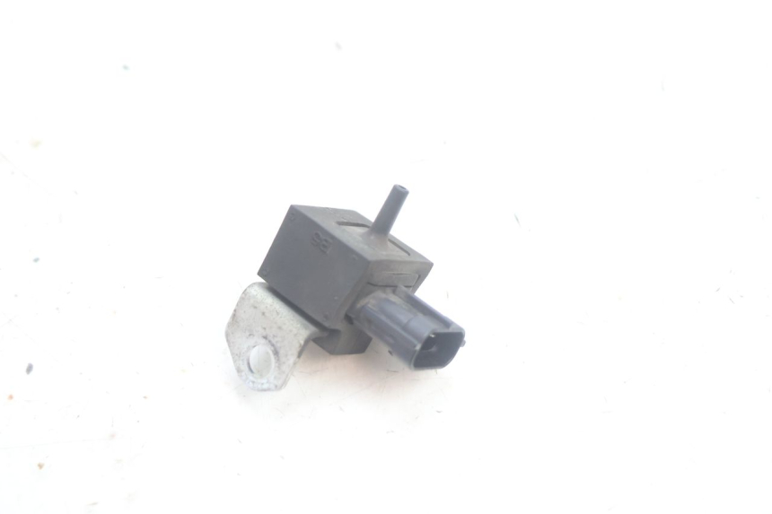 photo de AIR PRESSURE SENSOR SUZUKI BURGMAN EXECUTIVE ABS 650 (2006 - 2012) - Component detail