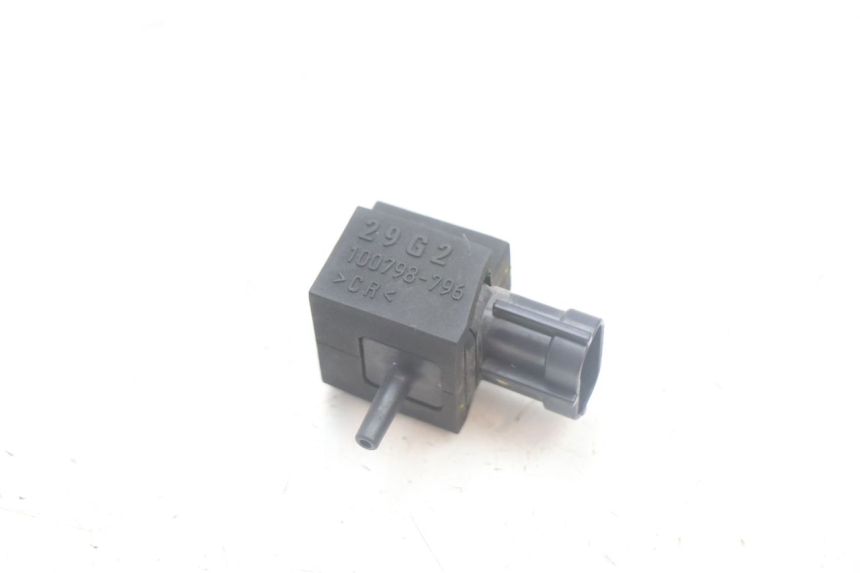 photo de AIR PRESSURE SENSOR SUZUKI BURGMAN EXECUTIVE ABS 650 (2006 - 2012) - Zoom on usage condition