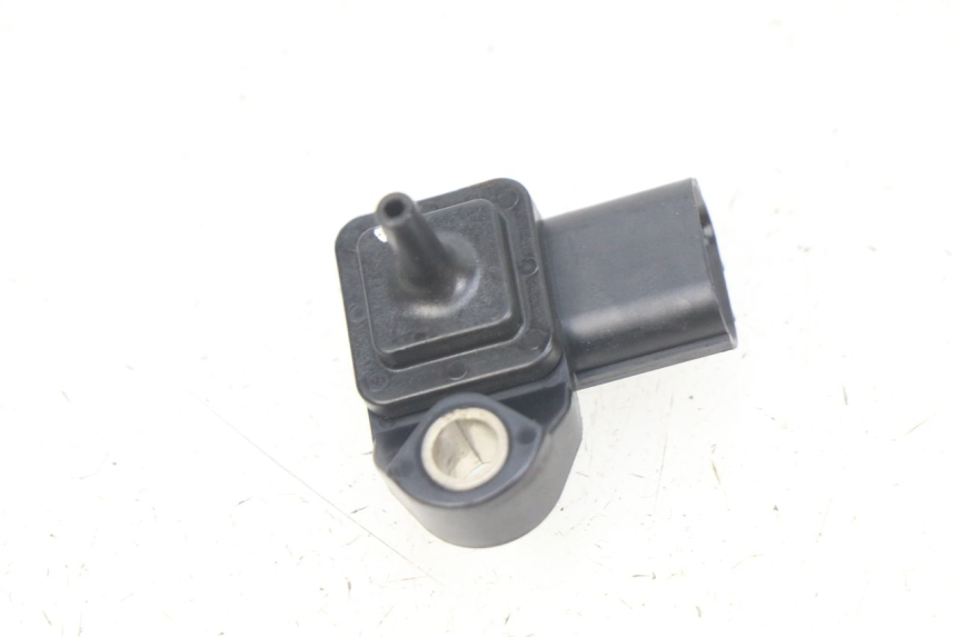 photo de AIR PRESSURE SENSOR HONDA CBRF CBR-F PC41 600 (2011 - 2013) - Component detail