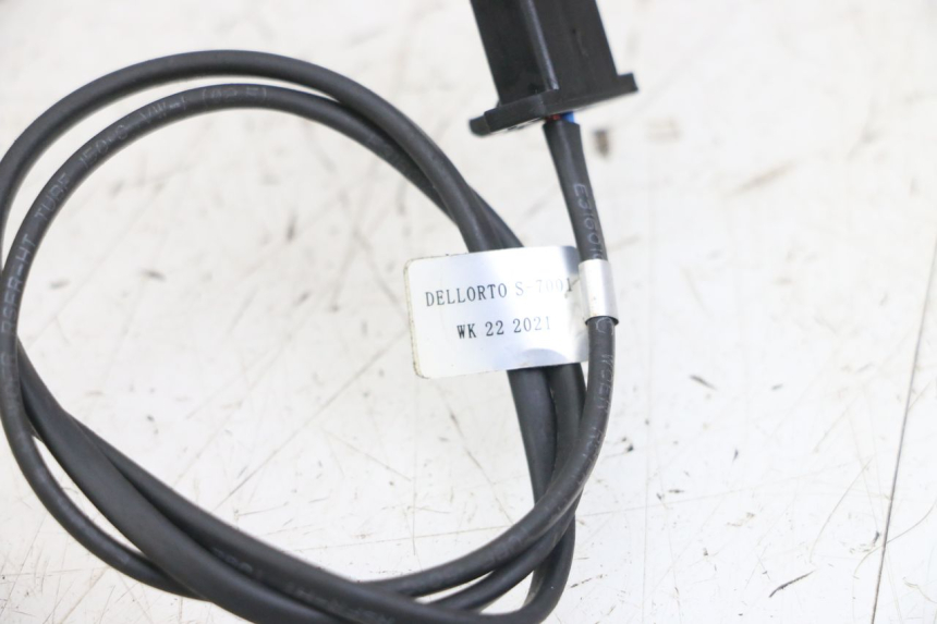 photo de AIR PRESSURE SENSOR SYM CROX 4T 50 (2016 - 2023) - Alternative perspective