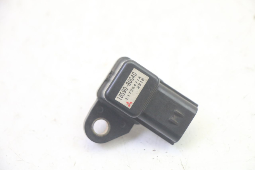 photo de AIR PRESSURE SENSOR SUZUKI DL V STROM 1000 (2002 - 2007) - Alternative perspective