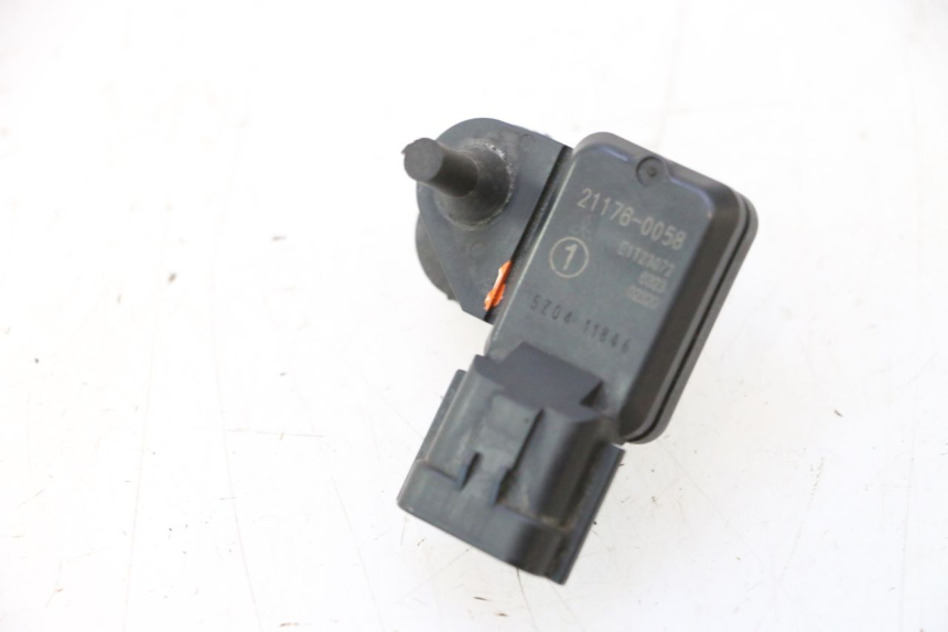 photo de AIR PRESSURE SENSOR KAWASAKI ER-6 ER6 N 650 (2005 - 2009) - Main view