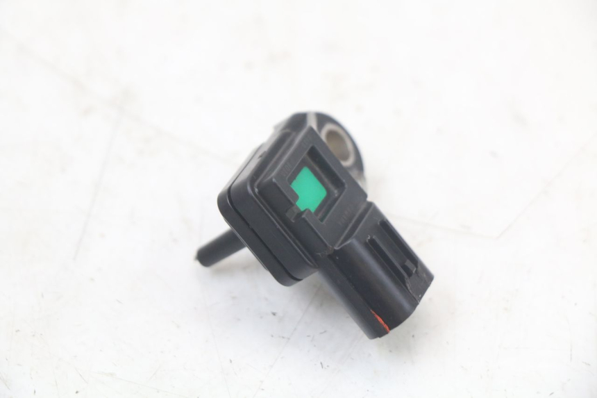 photo de AIR PRESSURE SENSOR YAMAHA FJR ABS 1300 (2006 - 2012) - Alternative perspective