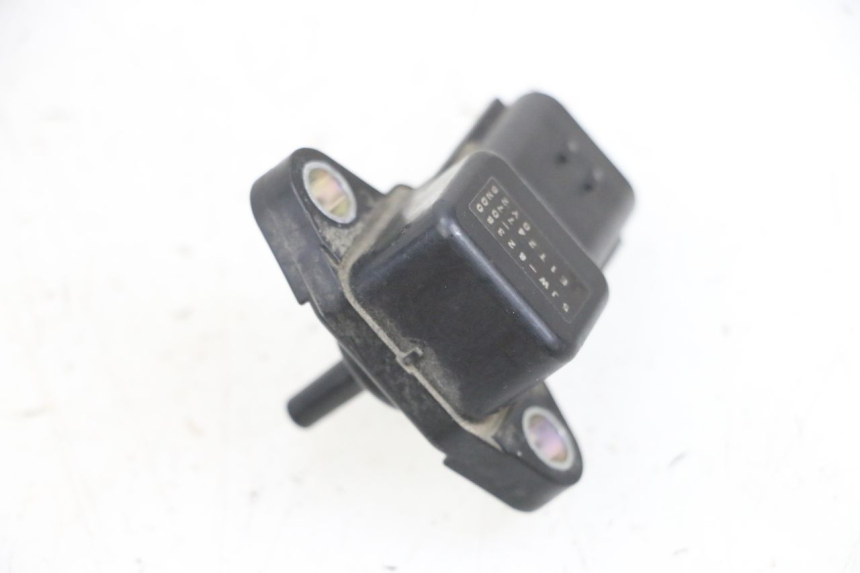 photo de AIR PRESSURE SENSOR YAMAHA FJR ABS 1300 (2006 - 2012) - Component detail
