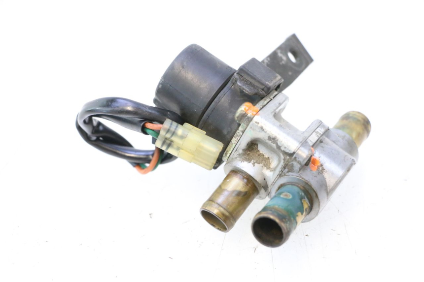 photo de AIR PRESSURE SENSOR YAMAHA FJR 1300 (2001 - 2005) - Technical close-up