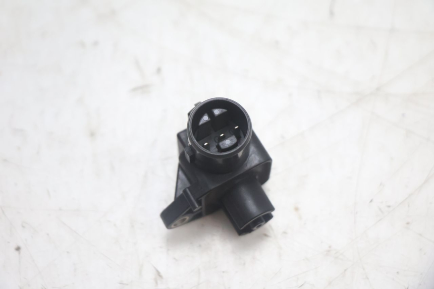 photo de AIR PRESSURE SENSOR HONDA FJS SILVER WING SILVERWING 400 (2005 - 2008) - Alternative perspective