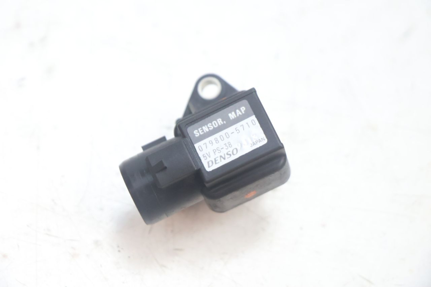photo de AIR PRESSURE SENSOR HONDA FJS SILVER WING SILVERWING 400 (2005 - 2008) - Zoom on usage condition