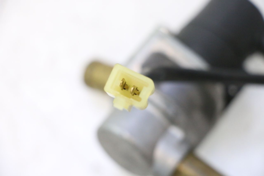 photo de AIR PRESSURE SENSOR HONDA FJS SILVER WING SILVERWING 400 (2005 - 2008) - Alternative perspective