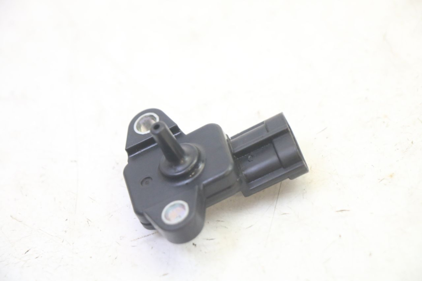 photo de AIR PRESSURE SENSOR YAMAHA FZ6 N FAZER 600 (2004 - 2006) - Zoom on usage condition