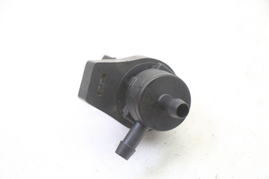 photo de AIR PRESSURE SENSOR BMW G310 R 310 (2016 - 2020) - Technical close-up
