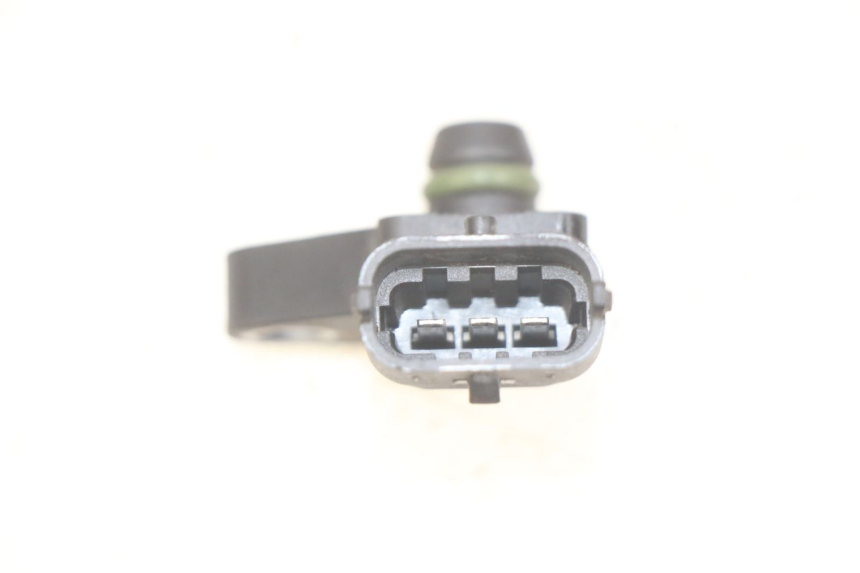 photo de AIR PRESSURE SENSOR GILERA GP 800 (2007 - 2013) - Component detail