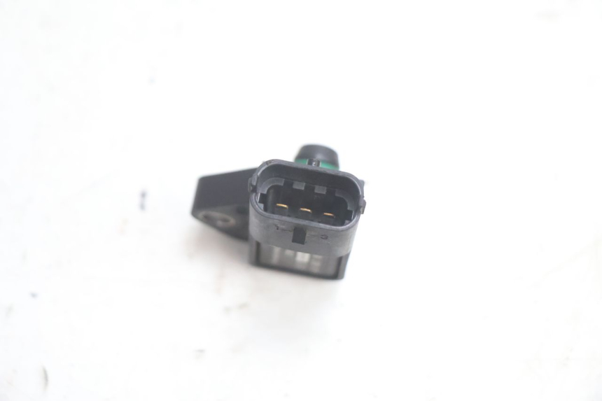 photo de AIR PRESSURE SENSOR GILERA GP 800 (2007 - 2013) - Technical close-up
