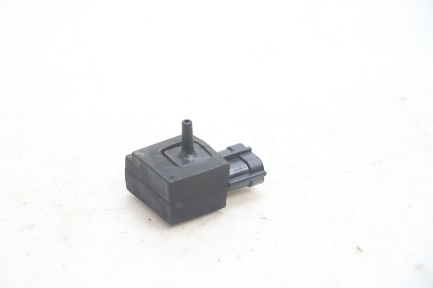 photo de AIR PRESSURE SENSOR SUZUKI GSR 600 (2005 - 2012) - Component detail
