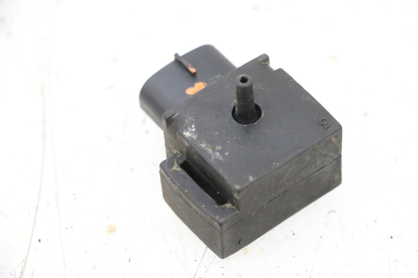 photo de AIR PRESSURE SENSOR SUZUKI GSXR GSX-R 1000 (2003 - 2004) - Component detail