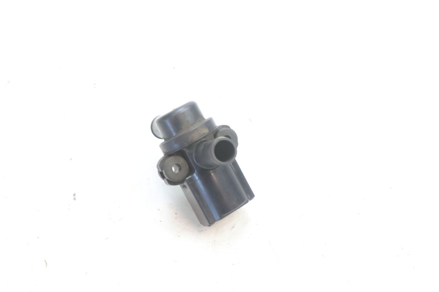photo de AIR PRESSURE SENSOR PIAGGIO LIBERTY IGET 4T 50 (2021 - 2025) - Alternative perspective