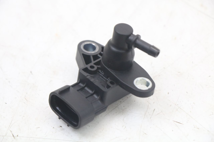 photo de AIR PRESSURE SENSOR ROYAL ENFIELD CONTINENTAL GT 650 (2019 - 2024) - Component detail