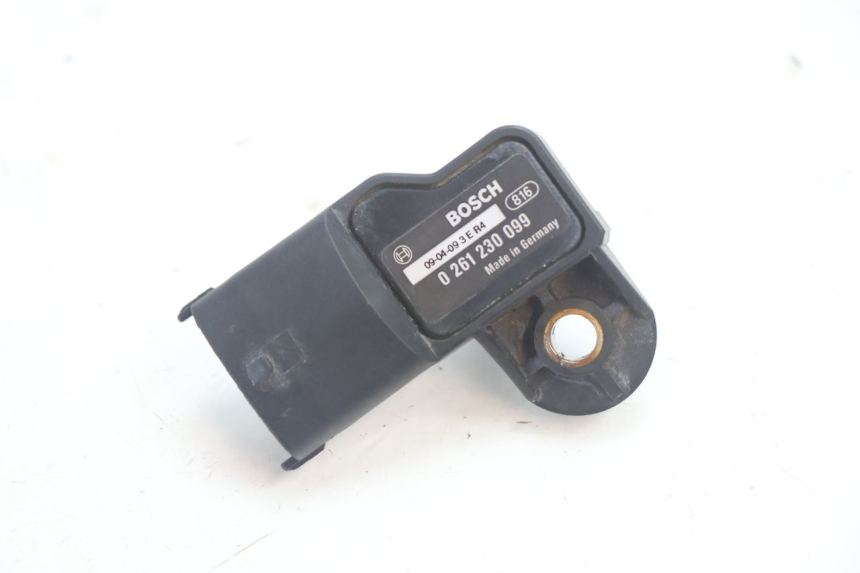 photo de AIR PRESSURE SENSOR CAN-AM SPYDER RS 1000 (2008 - 2012) - Alternative perspective