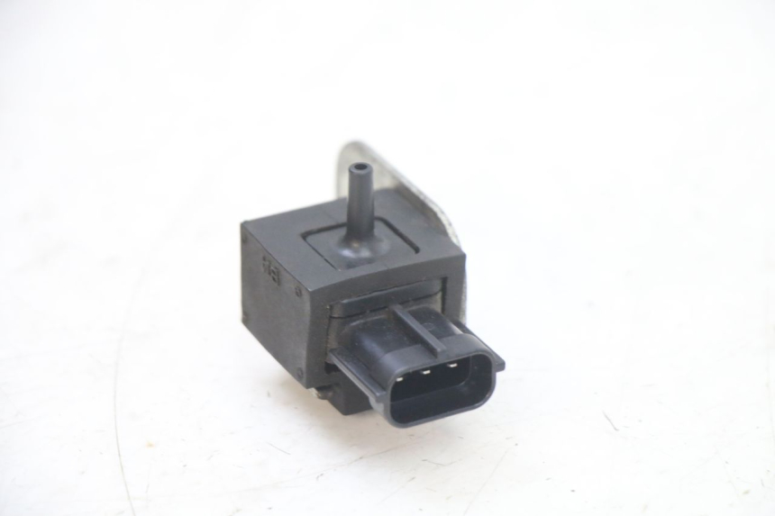photo de AIR PRESSURE SENSOR SUZUKI GSX F GSXF 650 (2007 - 2015) - Component detail