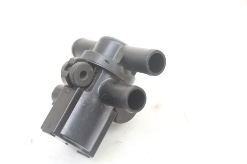 photo de AIR PRESSURE SENSOR SUZUKI GSX F GSXF 650 (2007 - 2015) - Alternative perspective