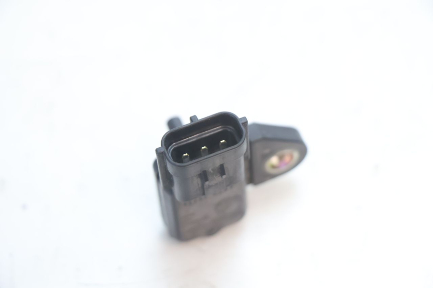 photo de AIR PRESSURE SENSOR SUZUKI SV S 650 (2003 - 2009) - Alternative perspective