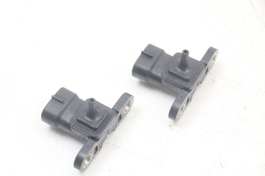 photo de AIR PRESSURE SENSOR YAMAHA TDM ABS 900 (2002 - 2014) - Component detail