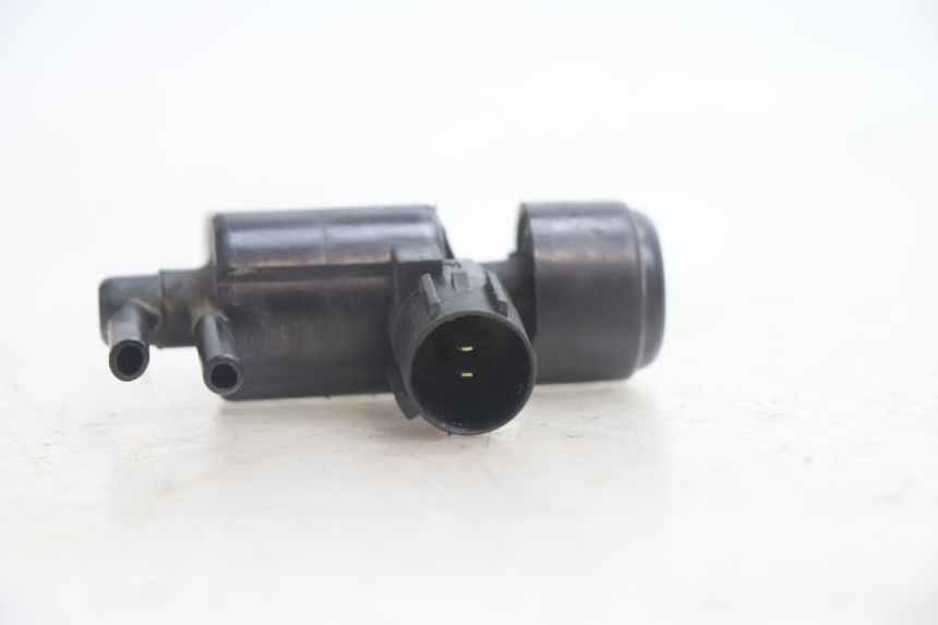photo de AIR PRESSURE SENSOR HONDA VFR FI RC46 800 (1998 - 2001) - Alternative perspective