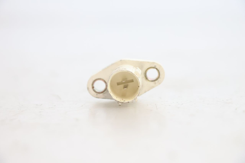 photo de AIR PRESSURE SENSOR HONDA VFR FI RC46 800 (1998 - 2001) - Alternative perspective