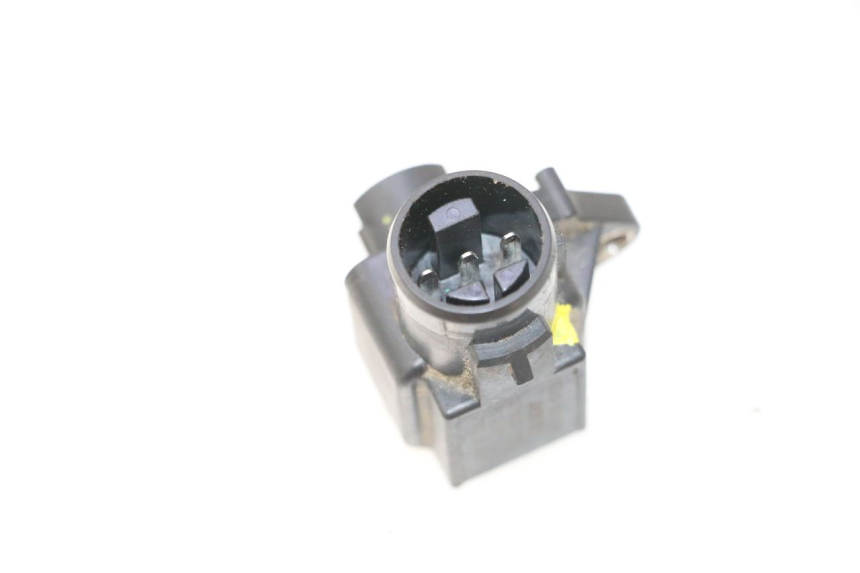 photo de AIR PRESSURE SENSOR HONDA VFR FI RC46 800 (1998 - 2001) - Alternative perspective