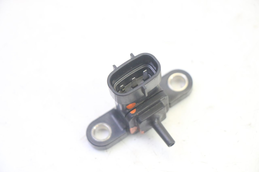 photo de AIR PRESSURE SENSOR YAMAHA X-MAX XMAX 125 (2010 - 2013) - Zoom on usage condition
