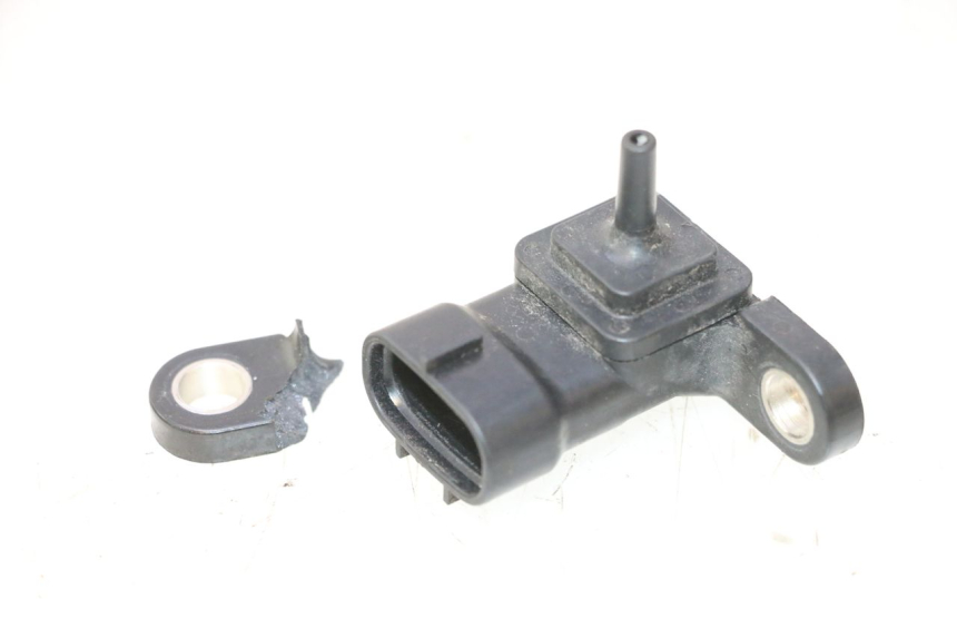 photo de AIR PRESSURE SENSOR YAMAHA XMAX X-MAX 125 (2006 - 2009) - Technical close-up