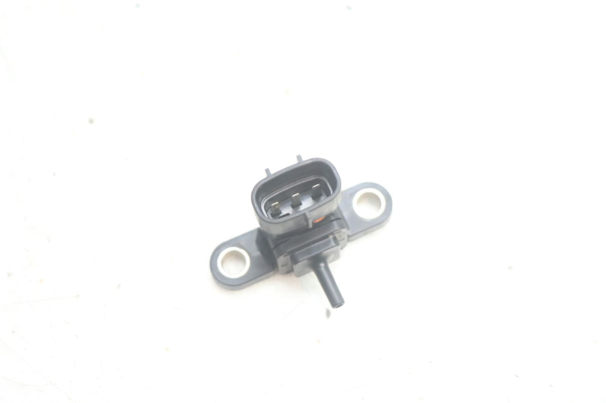 photo de AIR PRESSURE SENSOR YAMAHA XMAX X-MAX 125 (2006 - 2009) - Zoom on usage condition