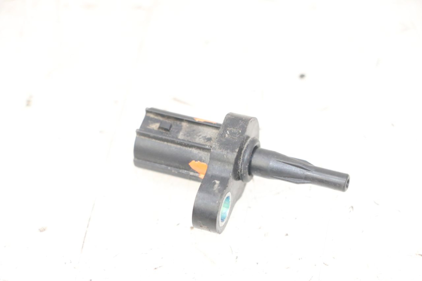 photo de AIR PRESSURE SENSOR YAMAHA XJ6 ABS 600 (2008 - 2016) - Main view