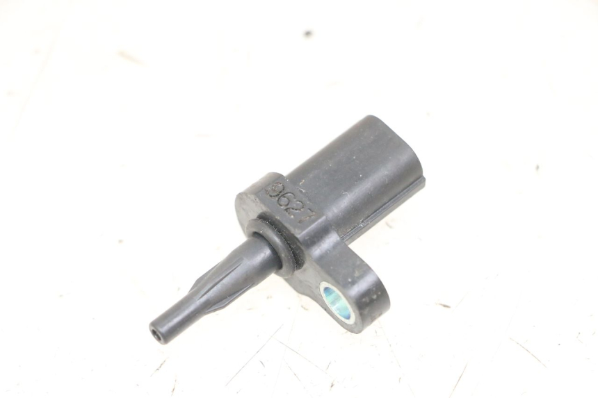 photo de AIR PRESSURE SENSOR YAMAHA XJ6 ABS 600 (2008 - 2016) - Zoom on usage condition