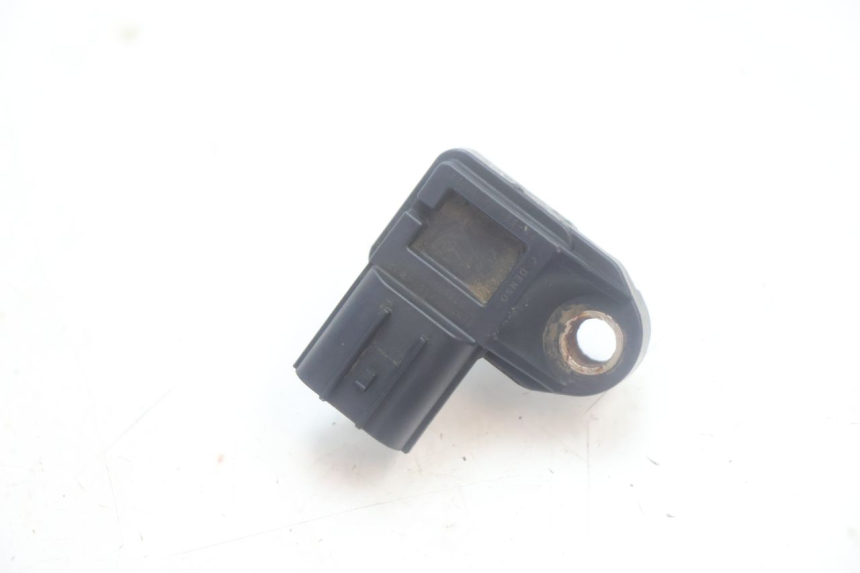 photo de AIR PRESSURE SENSOR HONDA XLV VARADERO 125 (2007 - 2012) - Alternative perspective