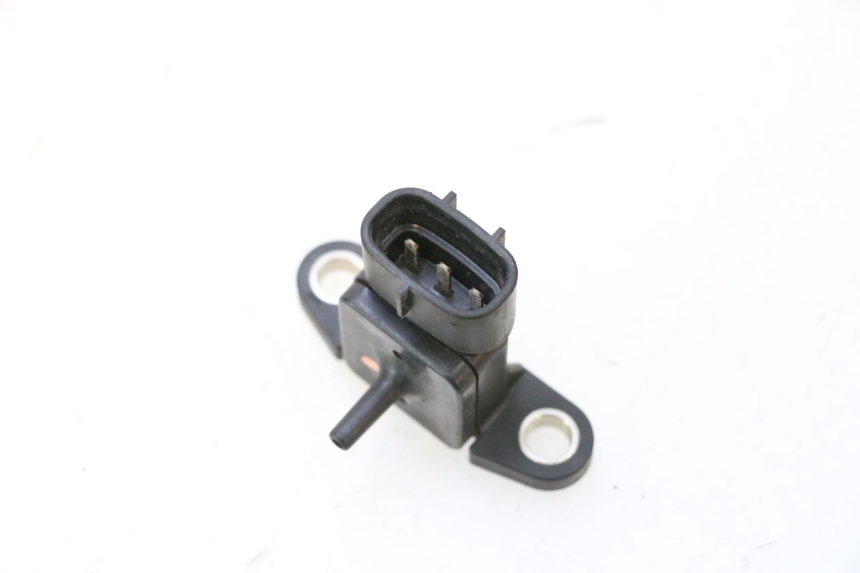 photo de AIR PRESSURE SENSOR YAMAHA XP T-MAX ABS 500 (2005 - 2005) - Zoom on usage condition