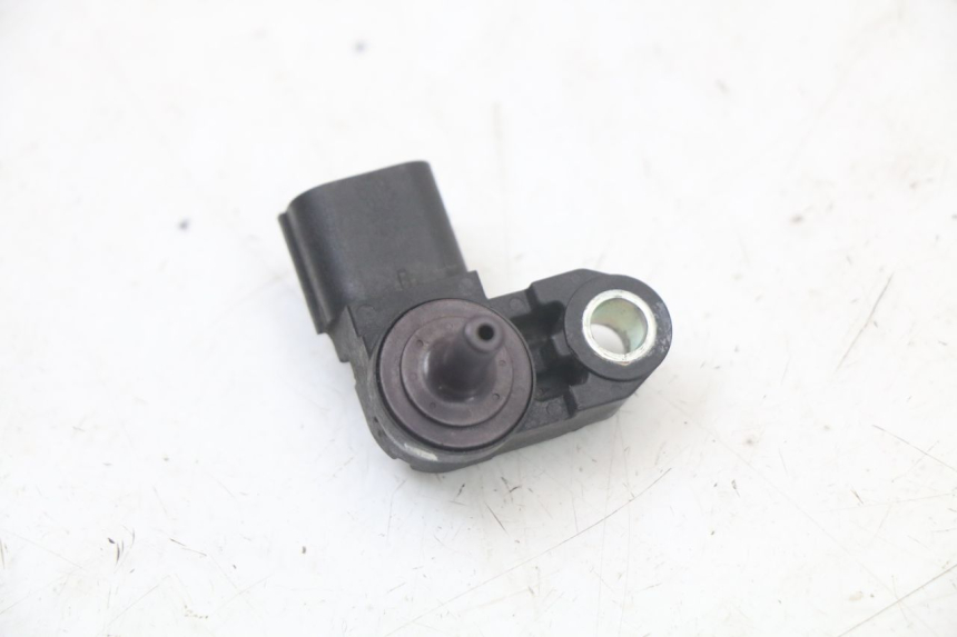photo de AIR PRESSURE SENSOR YAMAHA XJ6 ABS 600 (2008 - 2016) - Zoom on usage condition