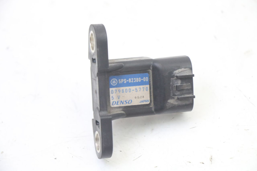 photo de AIR PRESSURE SENSOR YAMAHA YP X-MAX XMAX 400 (2014 - 2017) - Alternative perspective