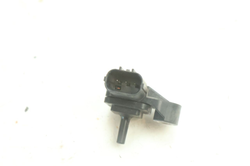 photo de AIR PRESSURE SENSOR YAMAHA YZF R6 600 (2008 - 2009) - Technical close-up