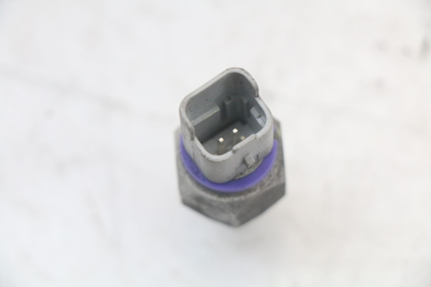 photo de BRAKE OIL PRESSURE SENSOR PIAGGIO MP3 HPE 350 (2018 - 2020) - Zoom on usage condition