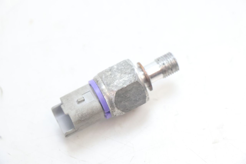 photo de BRAKE OIL PRESSURE SENSOR PIAGGIO MP3 HPE 530 (2022 - 2026) - Zoom on usage condition