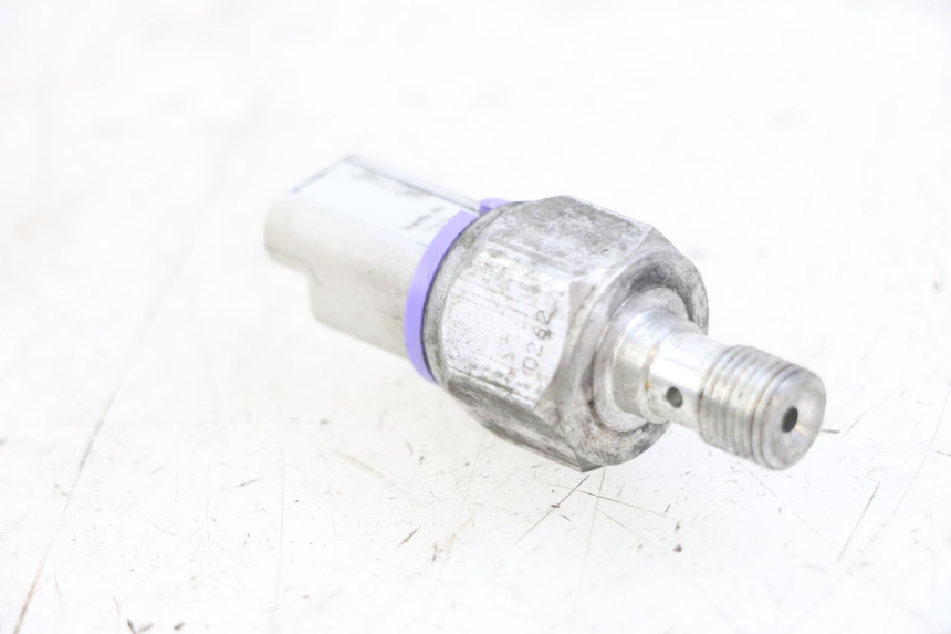 photo de BRAKE OIL PRESSURE SENSOR PIAGGIO MP3 LT 300 (2010 - 2016) - Component detail